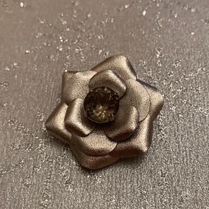 One of a kind unique Vintage  Sarah Coventry Flower Pin! 🌸